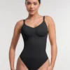 Body Laisa Tanga Seamless con Control de Abdomen y Almohadillas Removibles – Sin Aros - Negro Frontal